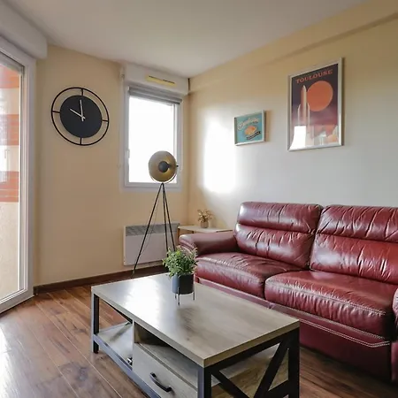 Montaigne - Proche Tram - 5min Aéroport Apartamento